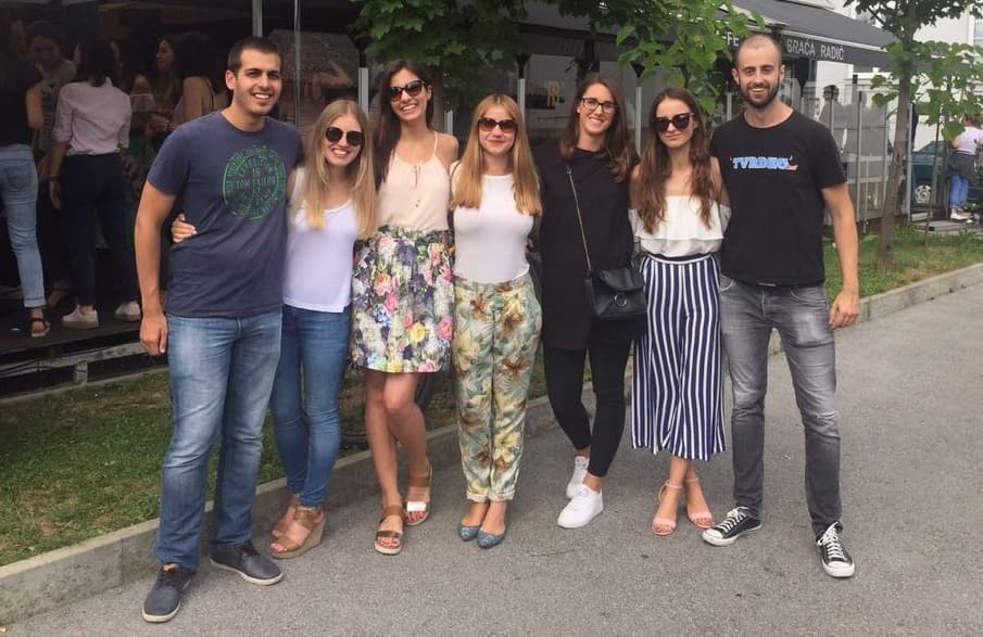 Ilustracija članka: Sedam mladića i djevojaka iz Gruda i Imotskog steklo zvanje doktora medicine