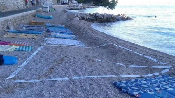 Ilustracija članka: FOTO: Kad vidite kako u Brelima rezerviraju mjesto na plaži, bit će vam dosta mora neko vrijeme