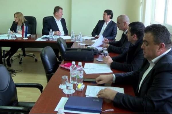 Ilustracija članka: Proračunski korisnici u ZH županiji dobit će po 425 maraka regresa