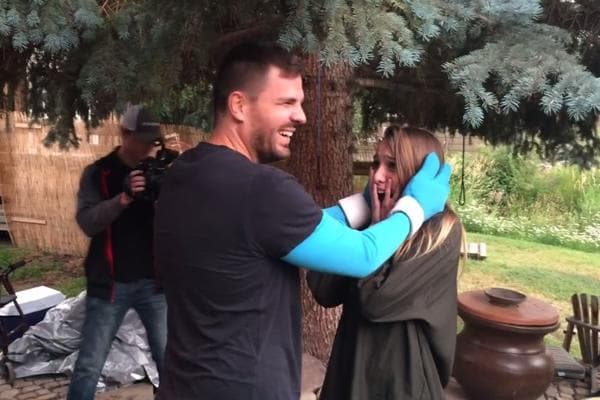 Ilustracija članka: Kristijan Iličić preletio pola svijeta da bi iznenadio voljenu ženu za rođendan (VIDEO)