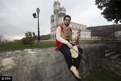 Ilustracija članka: Jure Miloš: Ganga je himna i identitet Hercegovine