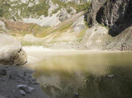 Ilustracija članka: Presušilo Modro jezero: Imotski prirodni biser nije izdržao nezapamćenu sušu