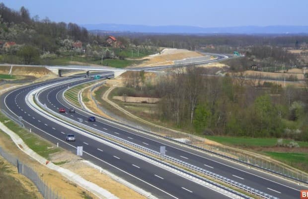 Ilustracija članka: Od trošarina i registracija prikupili pet milijardi, a dižu kredite za autoceste