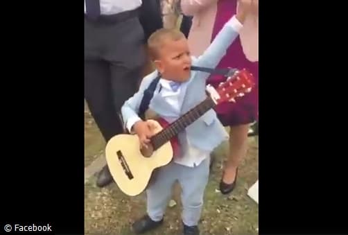 Ilustracija članka: VIDEO | Mališan u odijelu ‘razvaljuje’ Thompsonov hit