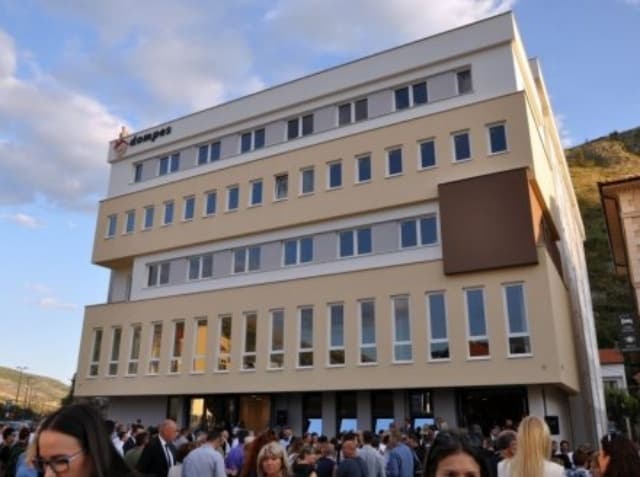 Ilustracija članka: DOMPES – Studentski dom za siromašne? 200 KM za sobu, režije i hranu