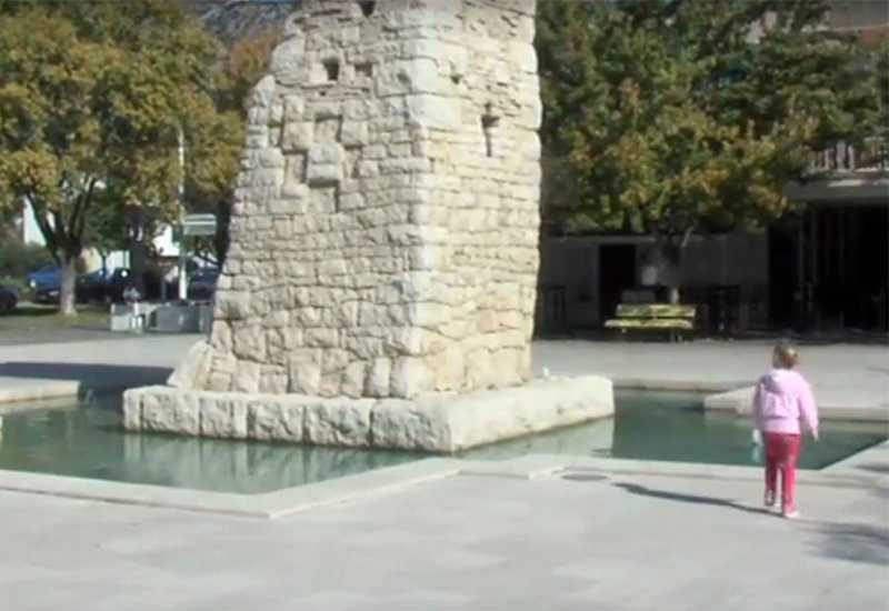 Ilustracija članka: Čapljina: Mostarski snimatelj spasio djevojčicu od utapanja u fontani