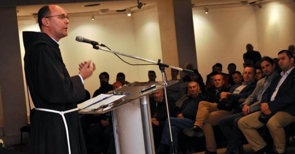 Ilustracija članka: Fra Mario Knezović: ‘Kriva je postavka da je netko u BiH za nešto kriv’