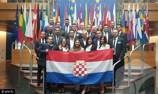 Ilustracija članka: Zastava Herceg-Bosne u Europskom parlamentu