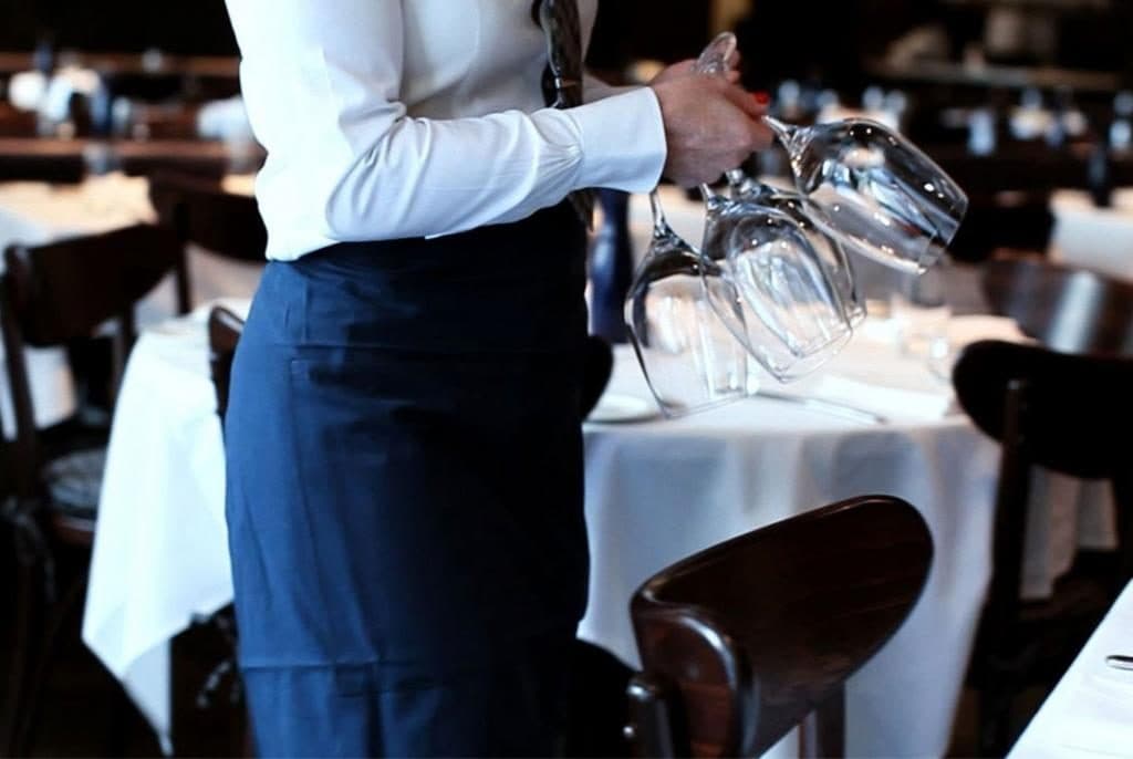 Ilustracija članka: Novi zakon o ugostiteljstvu: Obvezan stručni ispit za konobare u hotelima, prilaz za invalide..