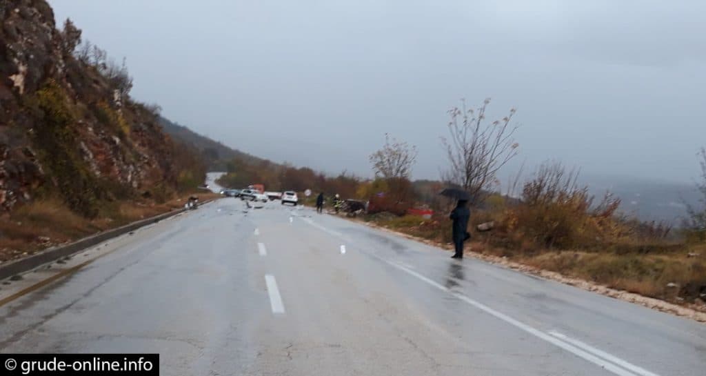Ilustracija članka: FOTO: U teškoj prometnoj nesreći u Grudama jedna osoba poginula, više ozlijeđenih