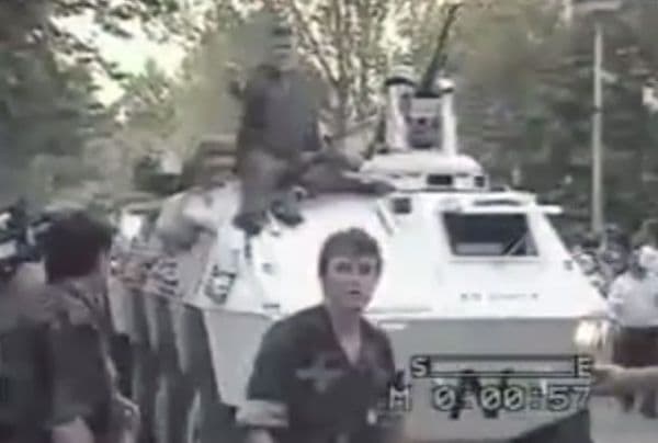 Ilustracija članka: VIDEO Evo kako se general Praljak svađao sa Hercegovcima i Lašvanima da puste konvoj pomoći Istočni Mostar