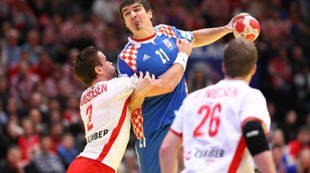 Ilustracija članka: Denis Buntić kao primjer odnosa prema reprezentaciji