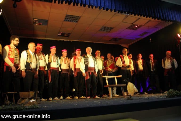 Ilustracija članka: Tradicionalno ‘Božićno silo’ u Grudama