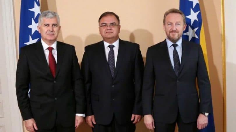 Ilustracija članka: Izetbegovići najbogatiji, Ivanić prijavio 45.000 KM u kešu, Čović zarađivao 90.000 KM godišnje