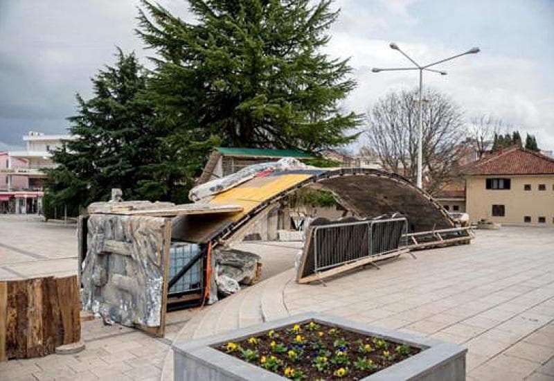 Ilustracija članka: Međugorje: Ispred crkve se gradi ”Betlehem”