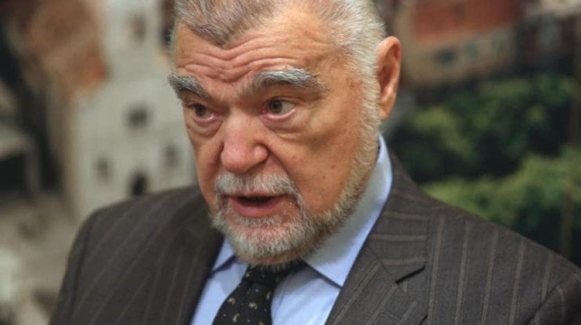 Ilustracija članka: Koordinacija udruga hrvatskih branitelja kazneno prijavila Mesića zbog odavanja tajnih podataka i špijunaže