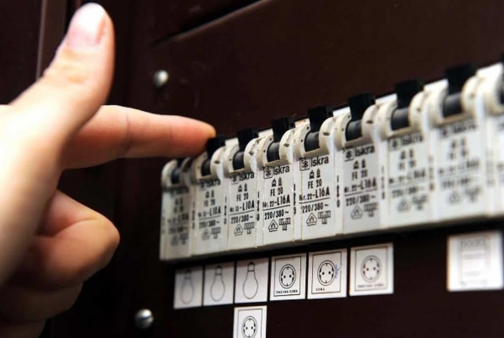 Ilustracija članka: Elektroprivreda BiH planira gubitke namiriti od građana: Idu novi zahtjevi za poskupljenje struje