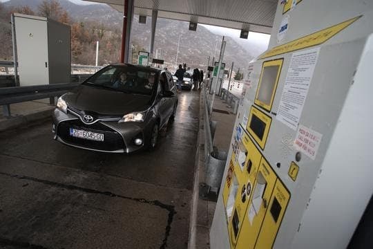 Ilustracija članka: SVETI ILIJA Šampanjcem i gangom proslavili ukidanje tunelarine