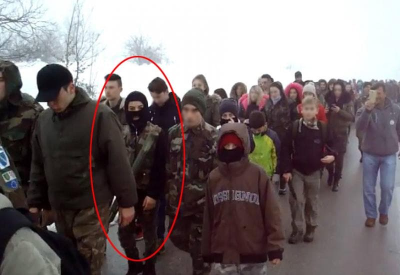 Ilustracija članka: VIDEO: Dječak sa zoljom na maršu Armije BiH