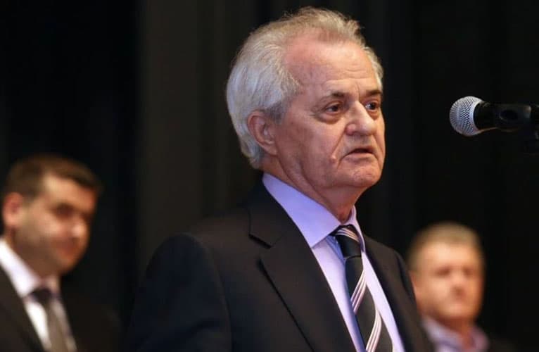 Ilustracija članka: Priča o Anđelku Leki, čovjeku koji je od konobara iz hercegovačkog sela postao jedan od najvećih hrvatskih hotelijera