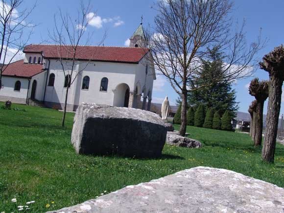 Ilustracija članka: Široki Brijeg: Crkva u Privalju ipak nije opljačkana?