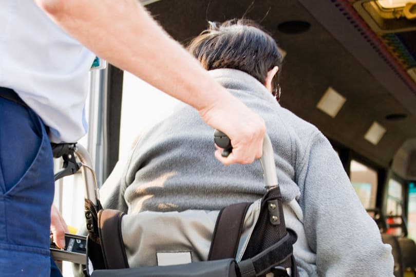 Ilustracija članka: Izmjena zakona: Dodatak za njegu i pomoć dobit će i invalidi iznad 65 godina