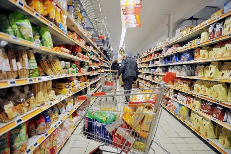 Ilustracija članka: Korpa 2986 maraka, plaća 1140 KM