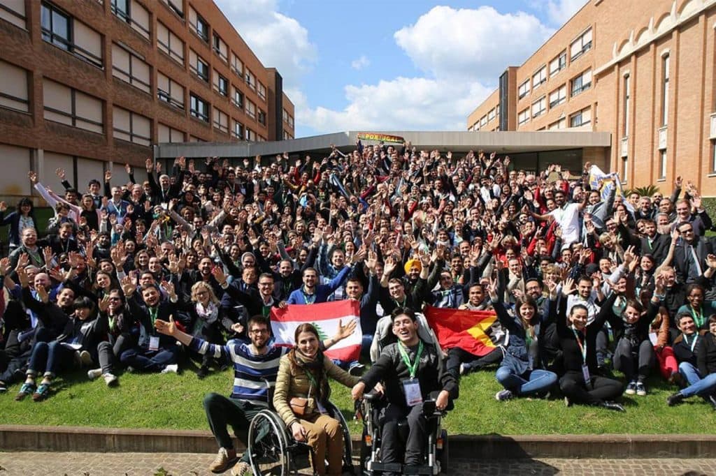 Ilustracija članka: Mladi katolici poručili papi da žele Crkvu koja manje moralizira