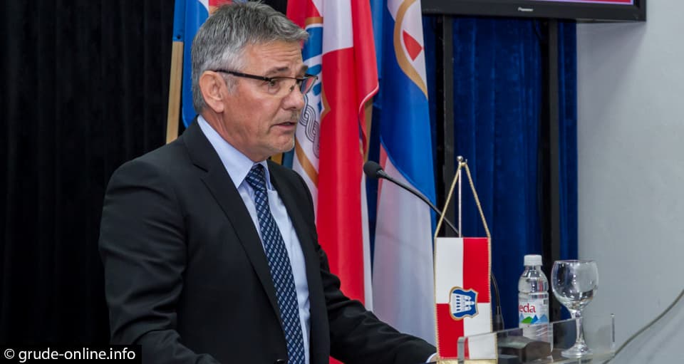 Ilustracija članka: GRIZELJ: Djeca u Sarajevu dvostruko su privilegiranija od djece u zapadnoj Hercegovini