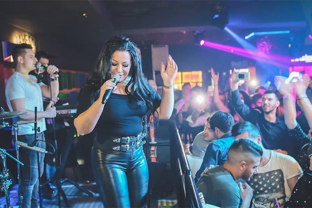 Ilustracija članka: Nakon korizmene skromnosti: Stoja ”pokorila” Mostar (FOTO/VIDEO)