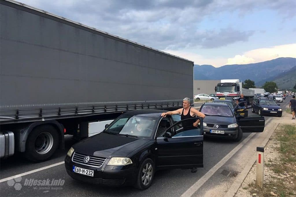 Ilustracija članka: 1.500 KM: Kazne preplašile prosvjednike