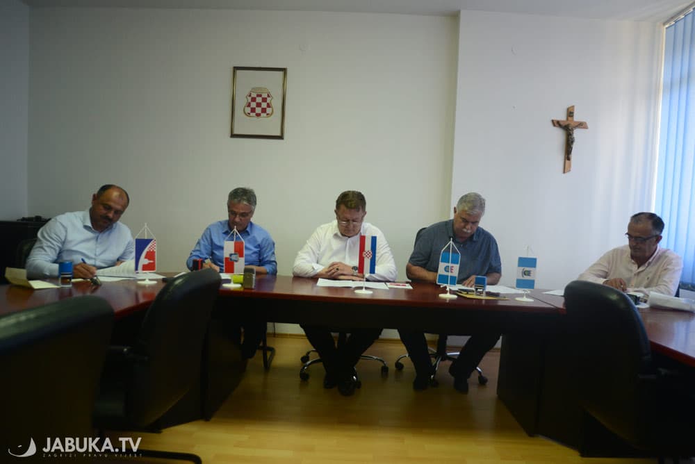 Ilustracija članka: ŽZH: 700.000 KM za sufinanciranje prijevoza učenika