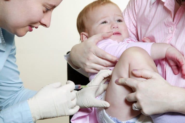 Ilustracija članka: Kažnjavanje roditelja koji odbiju cjepivo počelo i u FBiH