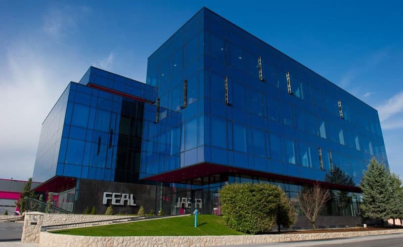 Ilustracija članka: FEAL podijelio dobit sa svim radnicima