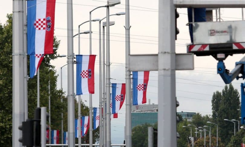 Ilustracija članka: Žepče: Zapaljena hrvatska zastava