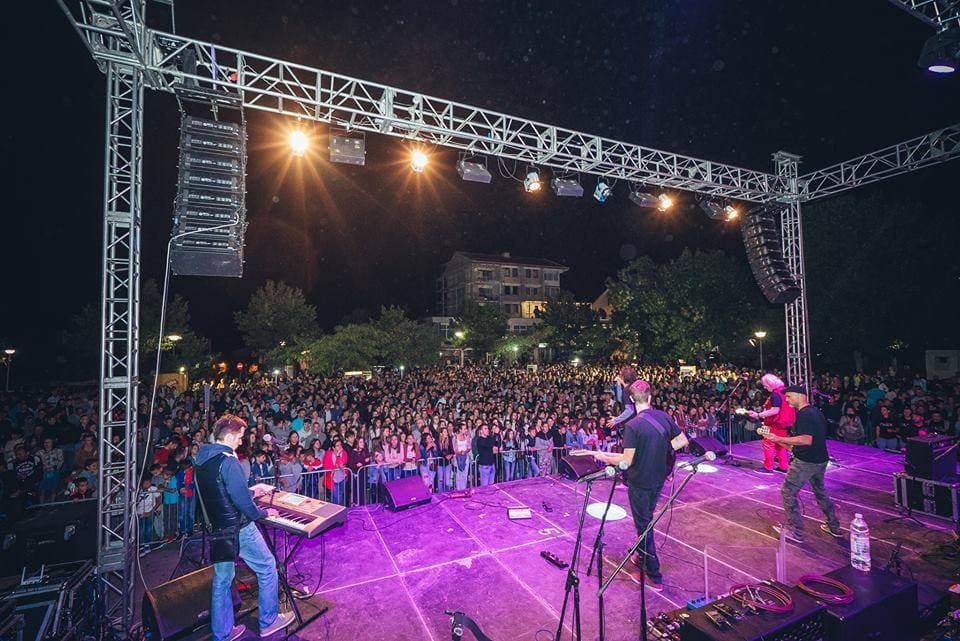 Ilustracija članka: Divlje jagode večeras na Trgu hrvatskih branitelja u Posušju