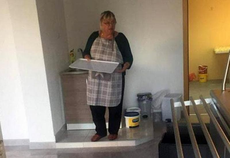 Ilustracija članka: I to je BiH: Dobila posao nakon 22 godine na birou!