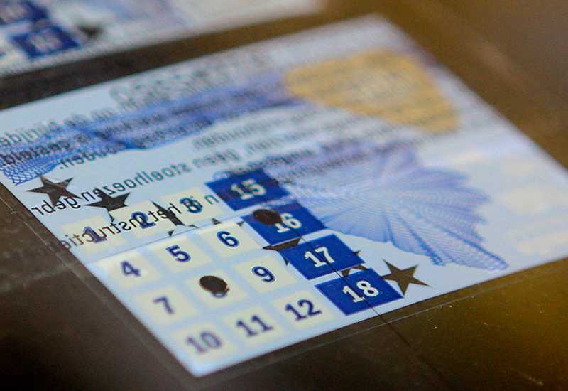 Ilustracija članka: Država neće: Registracija vozila mogla bi biti 50 posto jeftinija