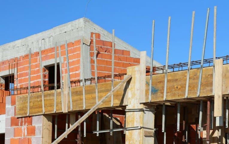 Ilustracija članka: Poginuo građevinski radnik kod Imotskog, pao je s kuće na kojoj je radio