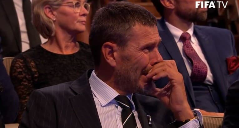 Ilustracija članka: Zvone Boban se rasplakao kada je Luka primio nagradu