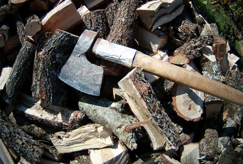 Ilustracija članka: Kad će krenuti isplata pomoći za ogrjev u FBiH?