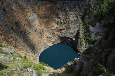 Ilustracija članka: Senzacionalno otkriće u Crvenom jezeru: Znanstvenici otkrili i opisali novu vrstu!