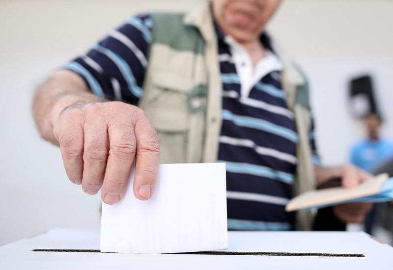 Ilustracija članka: Sve stranke su za izmjene izbornog zakona, ali na kraju će izgledno opet odlučivati Schmidt?!