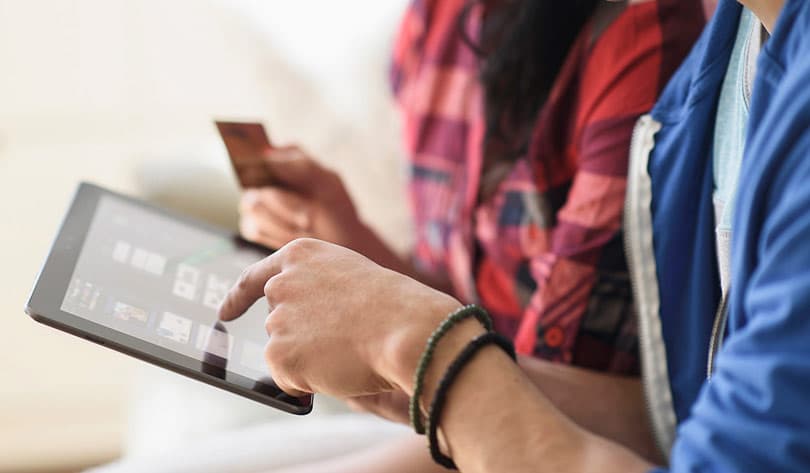 Ilustracija članka: Na robu kupljenu preko interneta plaćaju se porezi ako prelazi ove vrijednosti