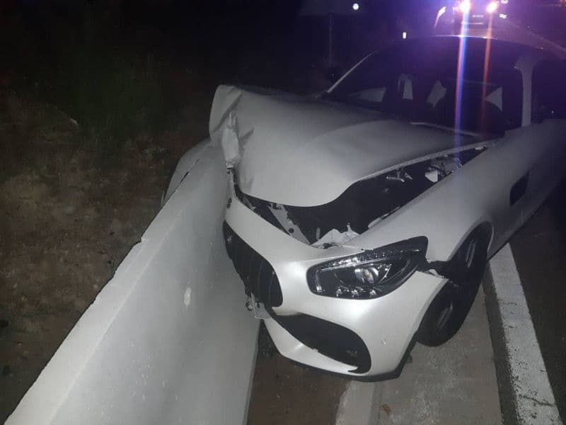 Ilustracija članka: Državljanin BiH javljao se na mobitel pa u Hrvatskoj slupao luksuzni Mercedes