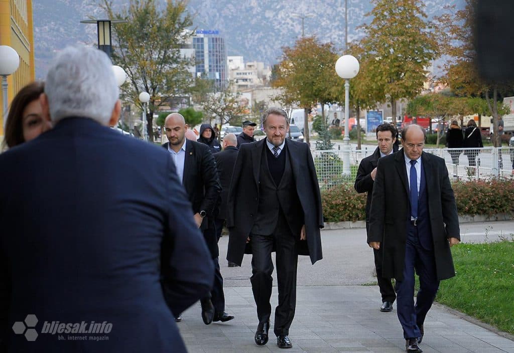 Ilustracija članka: Na vidiku koalicija SDA-SNSD-HDZ na državnoj razini