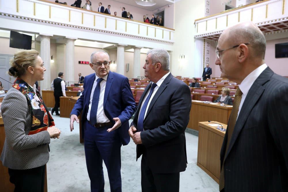 Ilustracija članka: Rasprava u Hrvatskom saboru: Poziv na treći entitet i kritike na Čovića i Ljubića