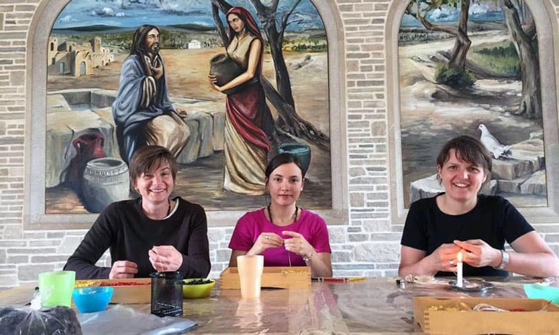 Ilustracija članka: Sindrom “Trut”: Sve više mladih zbog lijenosti u međugorskom Cenacolu