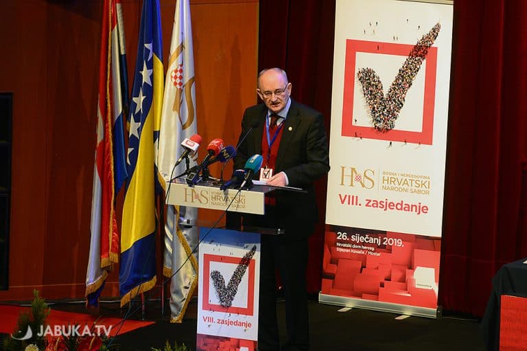 Ilustracija članka: Božo Ljubić o (ne)mogućoj BiH, kupovini diploma i kakvi nam političari trebaju