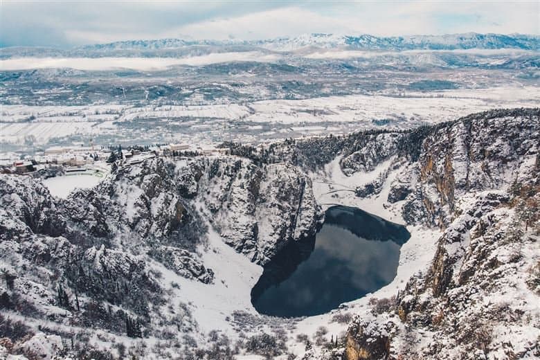 Ilustracija članka: ‘Neće tebi niko govorit kad ćeš!’: Imoćani pucaju od ponosa zbog ovog suludo hrabrog poteza